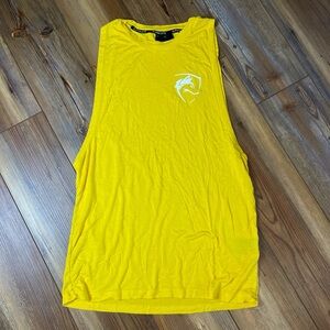 Alphalete Athletics Performance Luxury Wolf Logo Cutoff Small S Yellow